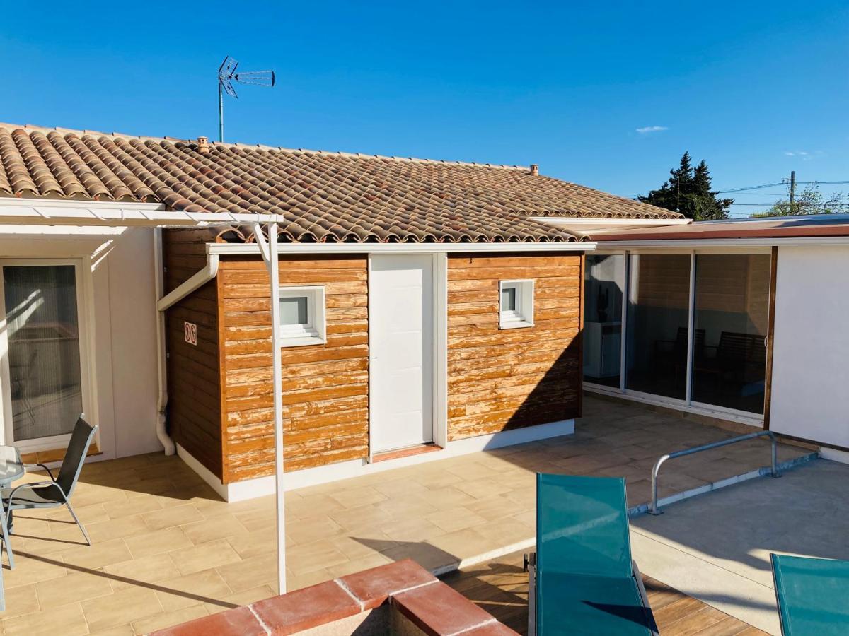 Gite Blanco Y Madera Narbonne Exteriér fotografie