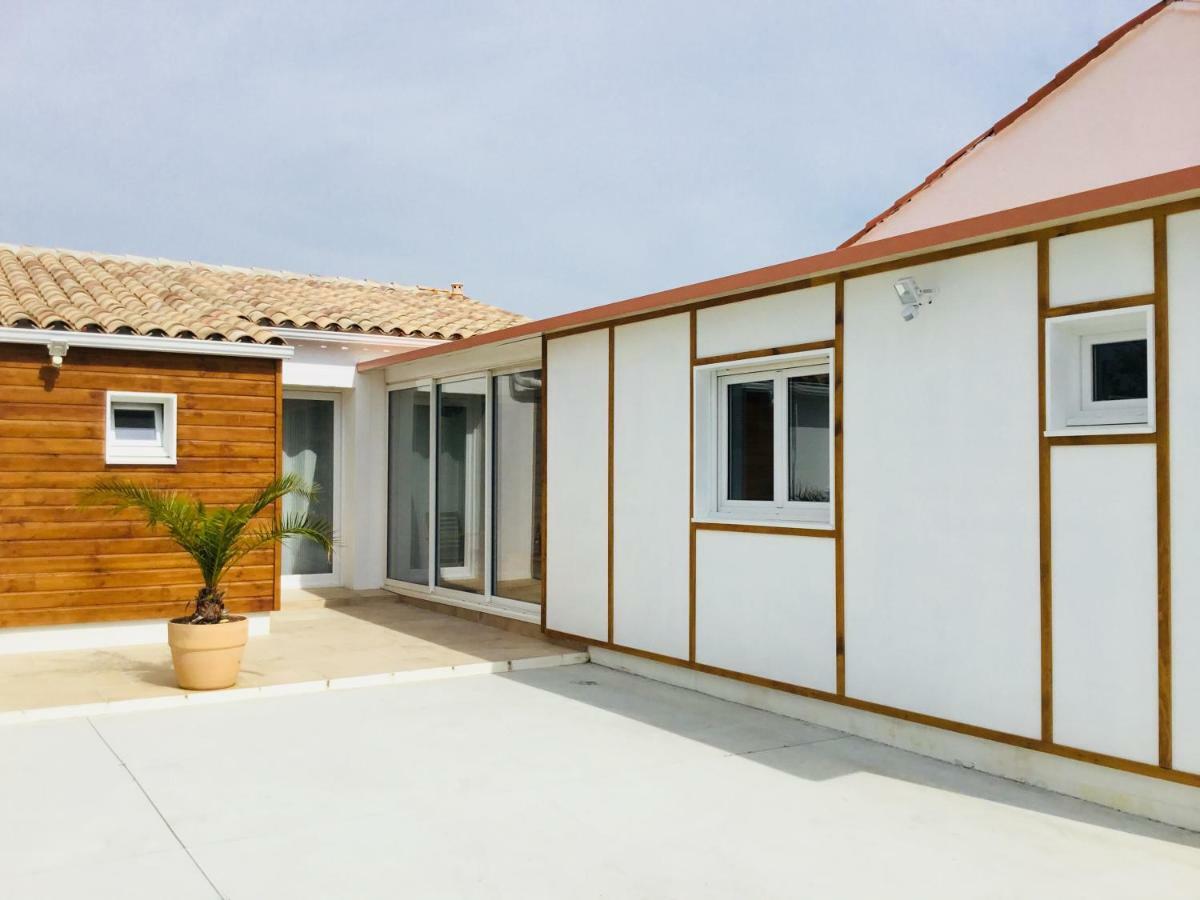 Gite Blanco Y Madera Narbonne Exteriér fotografie